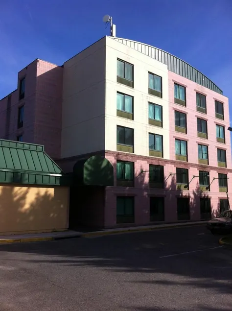 NORTHEAST GARDEN INN. - Image 1
