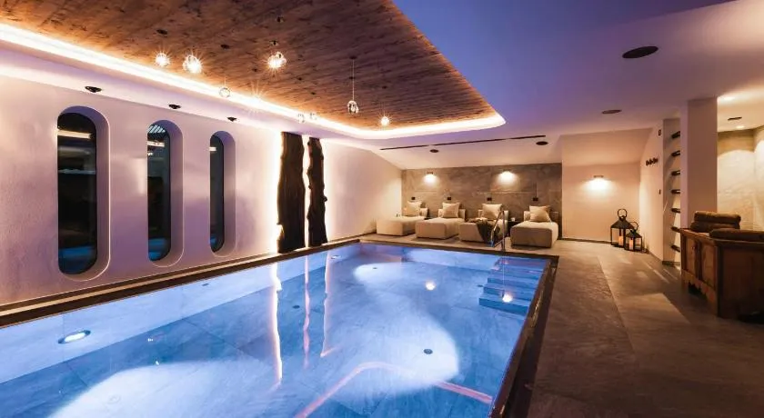 DISTINCTIVE LUXURY DOLOMITI Apartments TERRE71 - Image 1