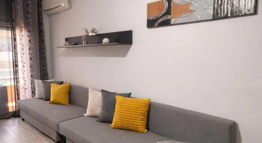 Studio Acapulco - Image 1