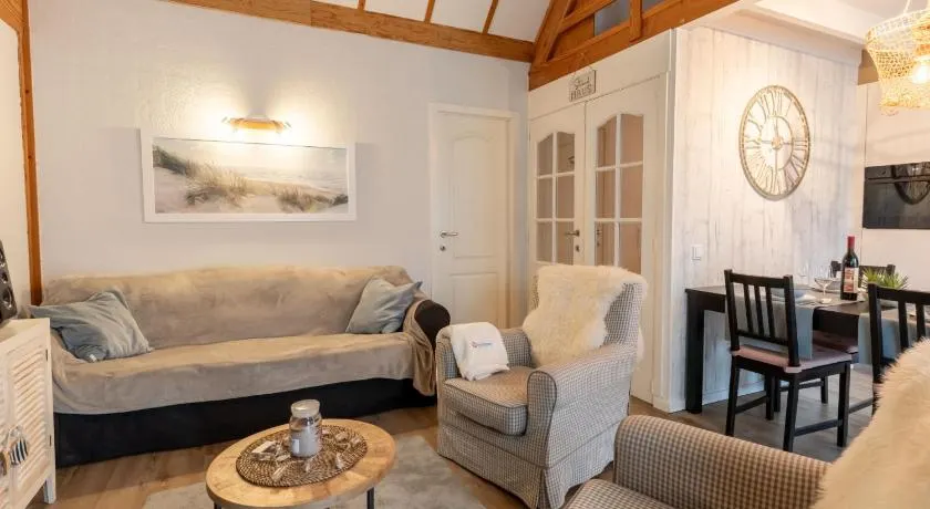 Holiday Home Strandhuis with parking by Interhome - Image 1