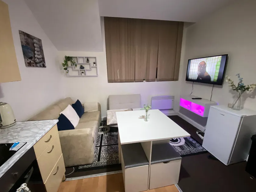 Airrose Rems apartment - Image 1