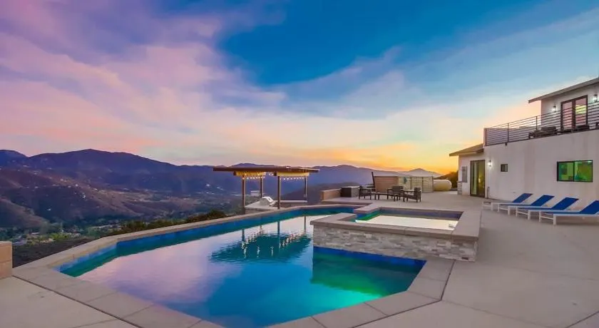 Serene Resort-Style Escape - Perfect for Families - Image 1
