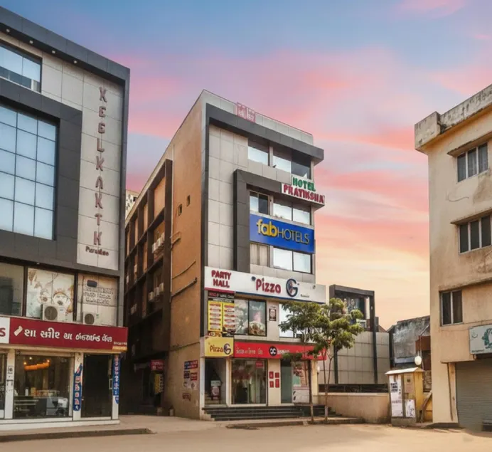 FabHotel Pratiksha - Image 1