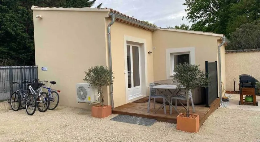 Gites 3 étoiles piscine chauffée et Spa - Image 1