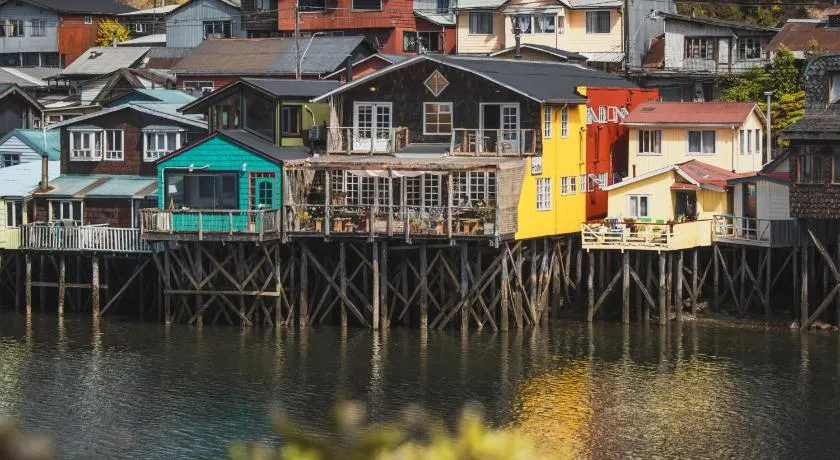 Palafito Hostel Chiloé - Image 1