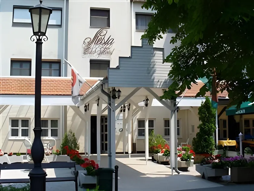 Siesta Club Apartman Harkány - Image 1