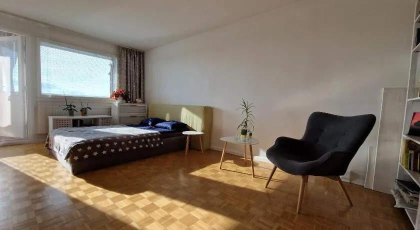 Big room with balcony in a shared apartment in the center of Kerava - Image 1