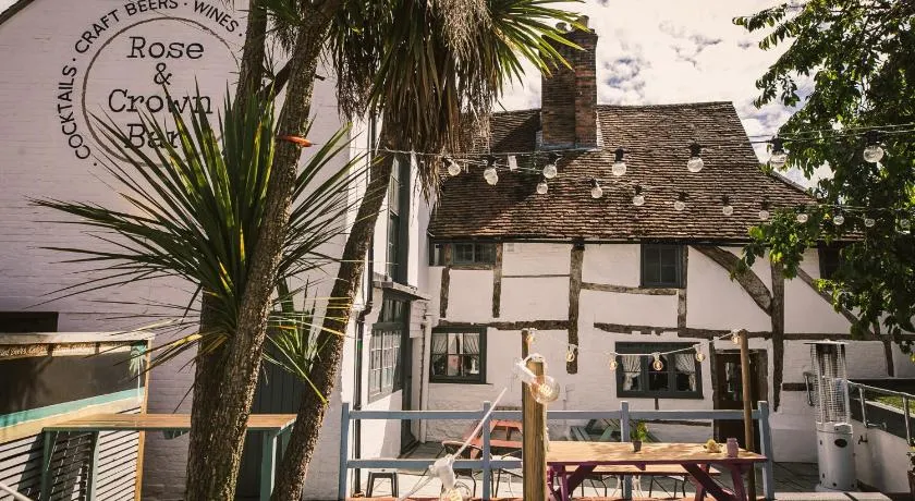 The Rose & Crown - Image 1