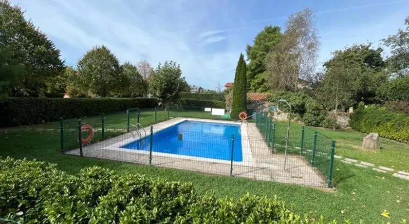 Bajo con Jardin y Piscina! - Image 1
