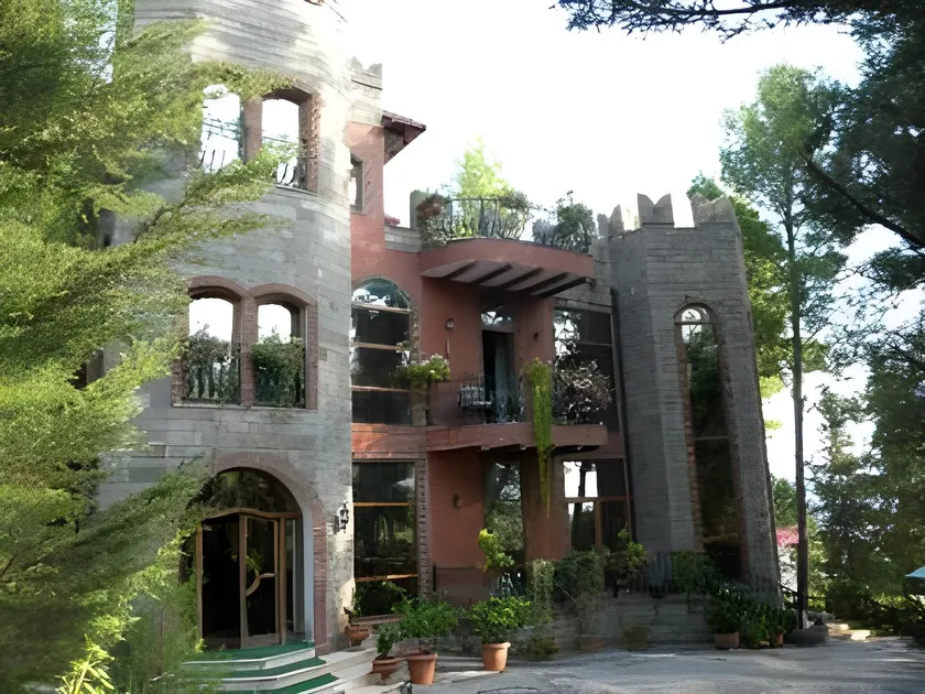 Hotel Castle Park - Image 1