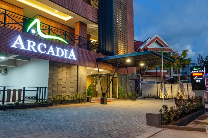 Arcadia Hotel Manado - Image 1