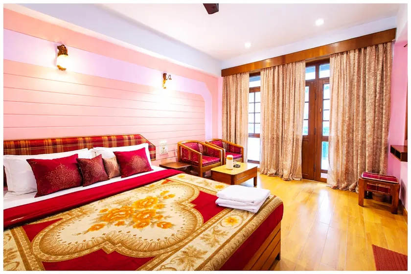 Goroomgo Radha Continental Near Mall Road Nainital - Naina Devi Temple - Image 1
