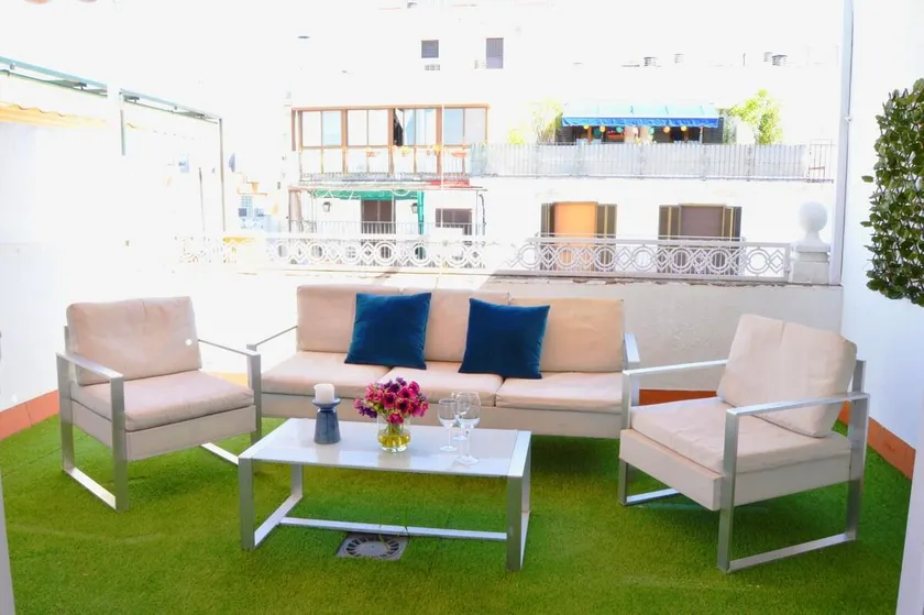 Penthouse Terrace Cathedral, 6 Pax Park Opt - Image 1