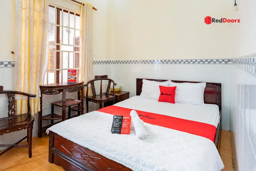 RedDoorz My Ngoc Hotel Le Loi - Image 1