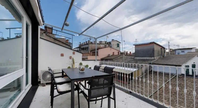 Chiavari Elegante - Image 1