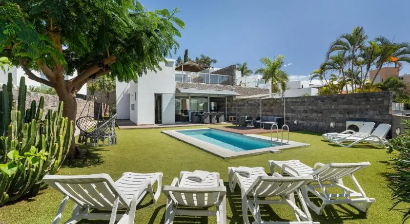 Villa Playa del Duque - Image 1