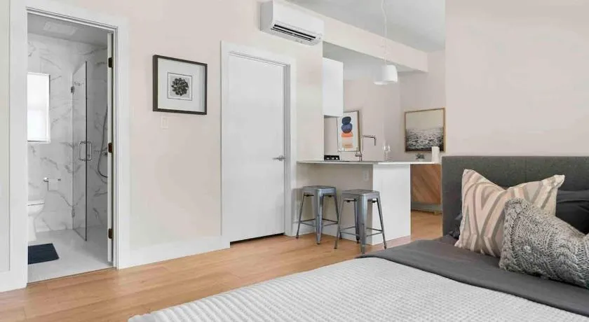 Cozy Downtown Studio - near UT - Image 1
