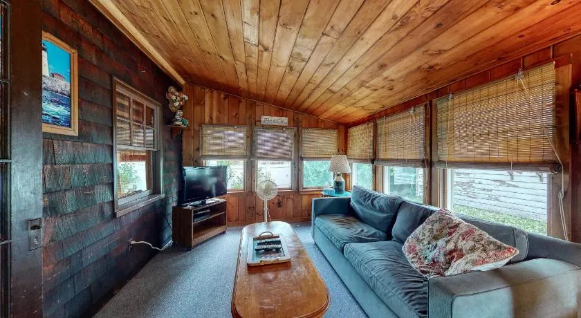 Otis Cottages - Image 1