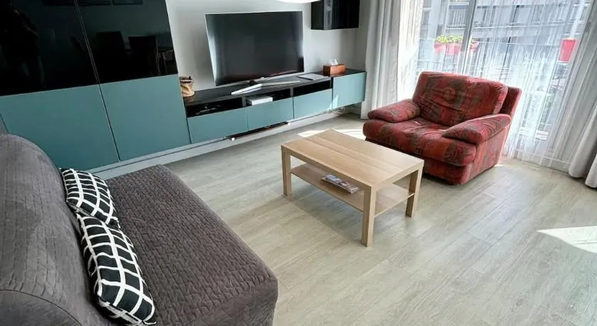 2 Bedrooms, Secure residence, Parking! - Image 1
