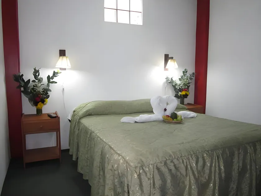 tayta inn - Image 1