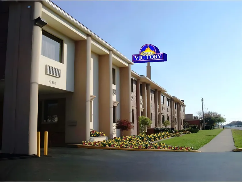A VICTORY HOTEL - SOUTHFIELD - Image 1