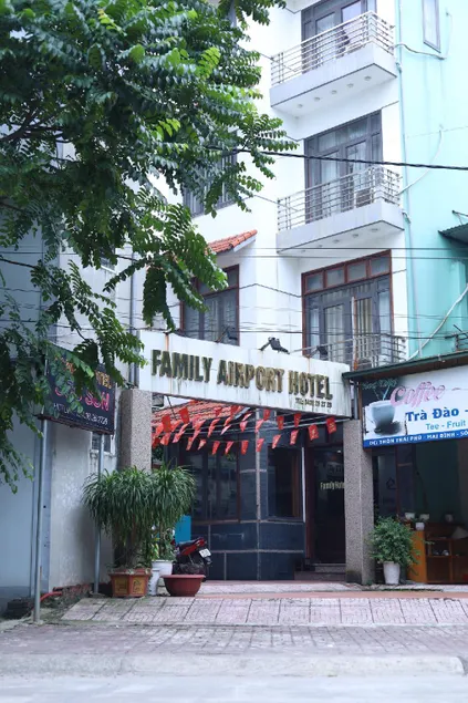 Family Airport Hotel - Image 1