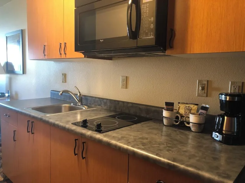 Aviator Suites Hotel Juneau Airport by Aspen Hotels - Image 1