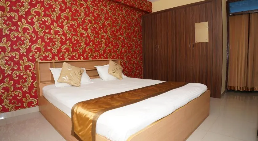 The Royals Home Stay - Image 1