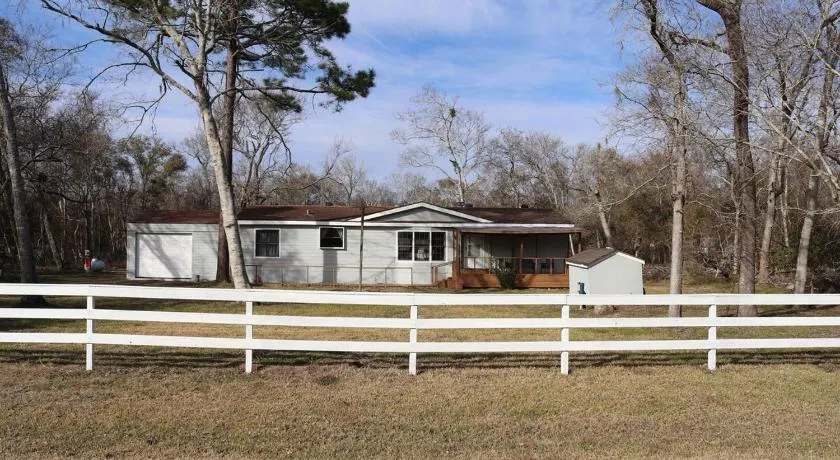 White-tailed Ranch - Peaceful 1-Acre Nature Escape - Image 1