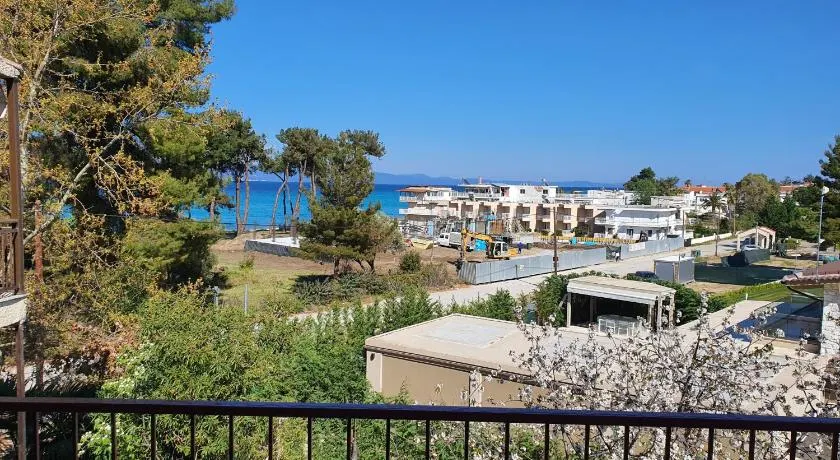 80 Steps - Beach Apartment - Image 1