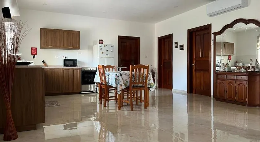 Large 2-Bedroom Apartment near Airport - Mqabba - Image 1