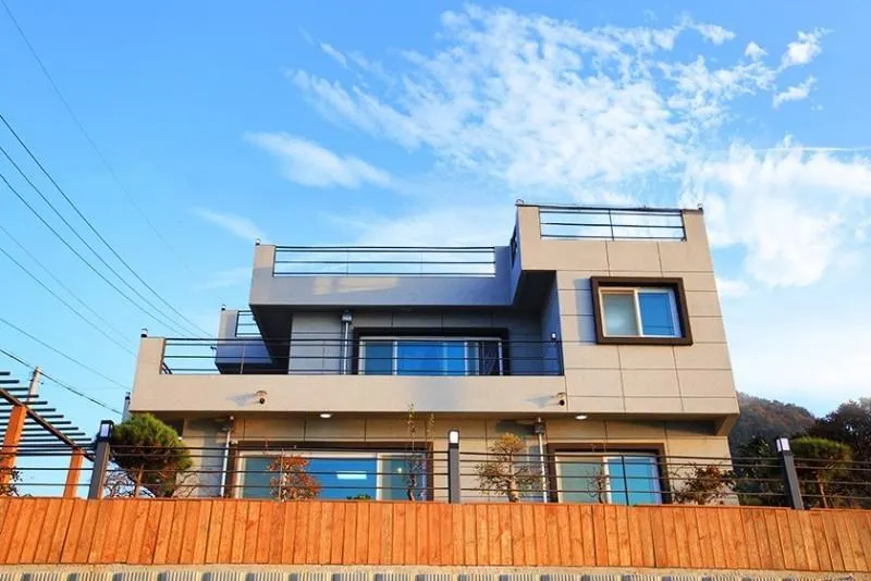 Yeosu Baekya Sea Pension - Image 1