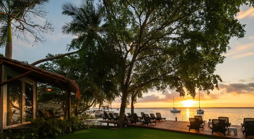 Casa Aakal Lagoon Front - Image 1