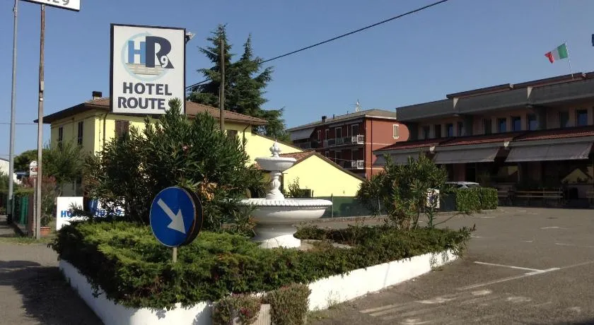 Hotel Route 9 - Image 1
