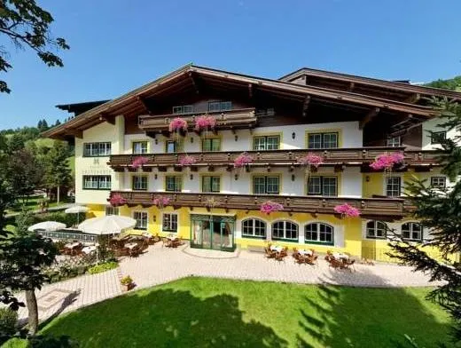 ARBOR Hotel & Apartments - Image 1