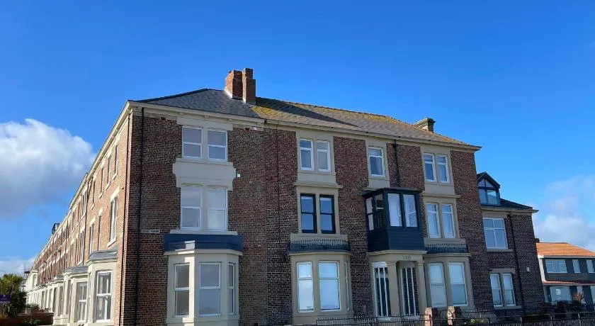 The Beach Front Apartment, Amazing Frontline Sea Views - Image 1