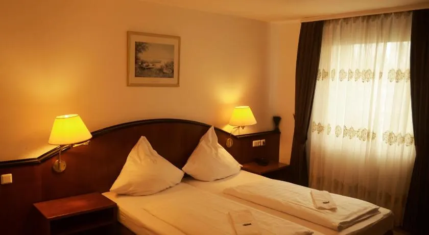 AS Hotel - Image 1
