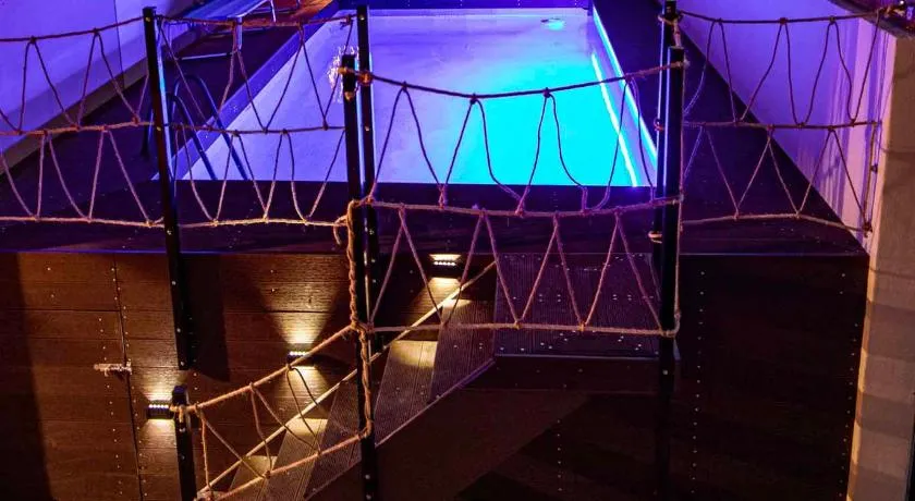 Woodoven home - pool, bbq & outdoor cinema - Image 1
