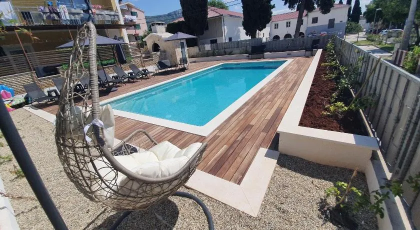 Apartments Meštrović with heated swiming pool- near Split - Image 1