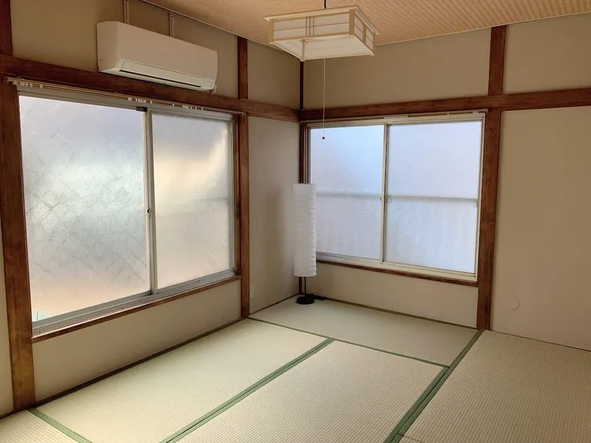 Vivian house - Image 1