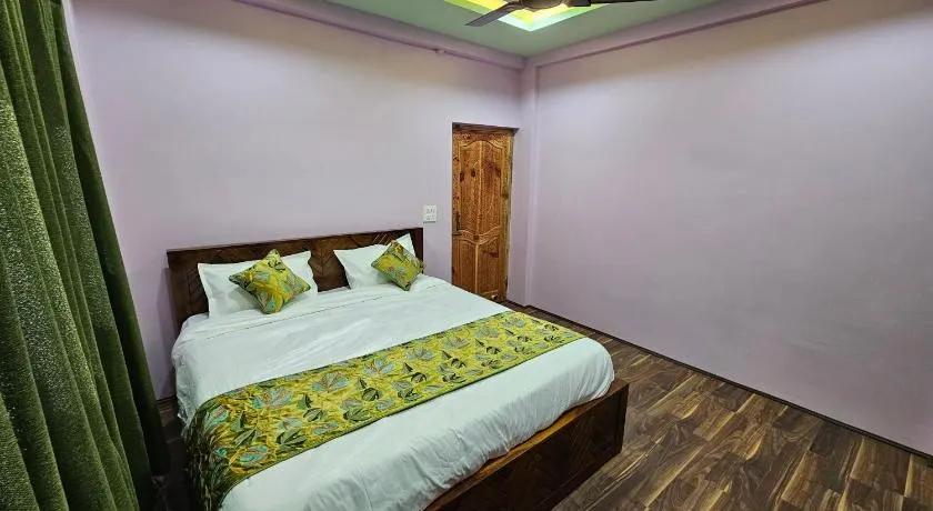 Hotel Riverwood Kokernag - Image 1