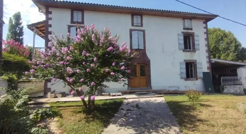 Maison d'hôtes Larraldia - Image 1