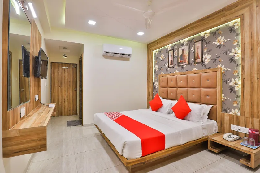 24444 Hotel Rudrax - Image 1