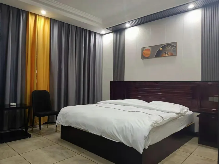 Golden Age Hotel (Huangnihe Town Branch) - Image 1