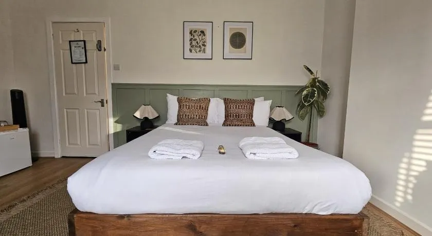 Saint Margaret's Guest House - Comfortable Rooms in a Quiet Area Close to the Heart of Poole - Free Parking & Fast Wifi - Image 1