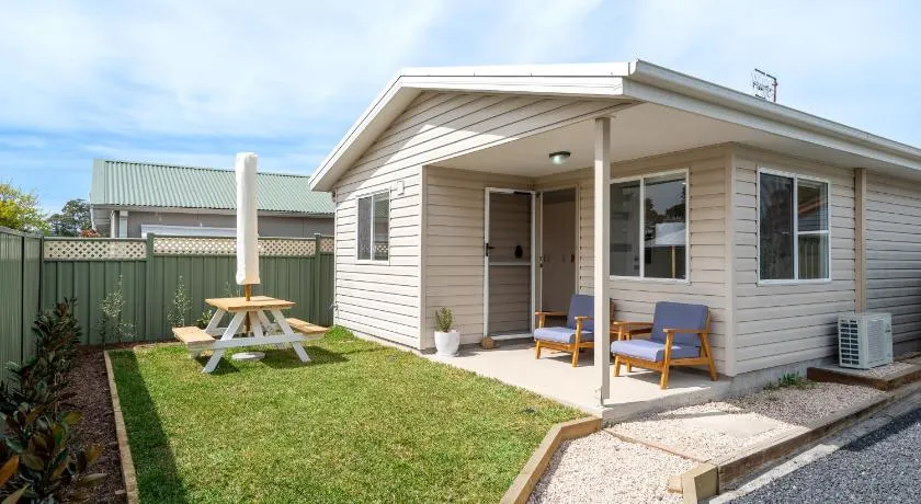 Cute Coastal 2-Bedroom Getaway - Image 1