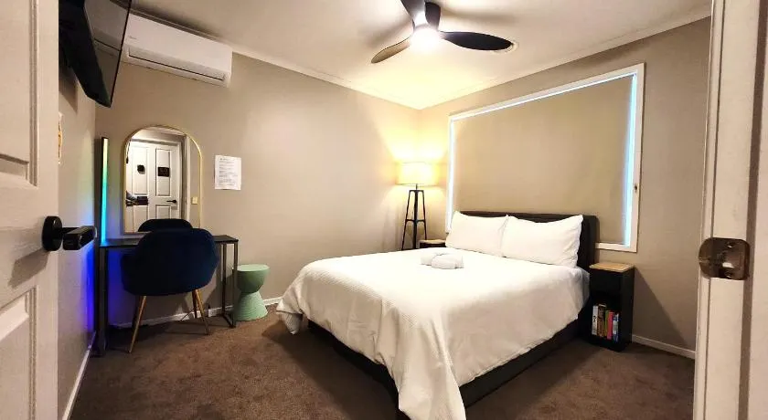 Private Room 3- The Smart Stay - Image 1