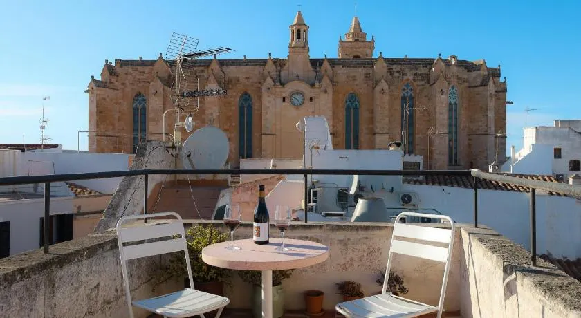 Fragile Boutique Hotel - Image 1