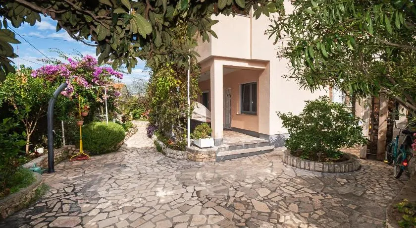 Apartments Sara - Image 1