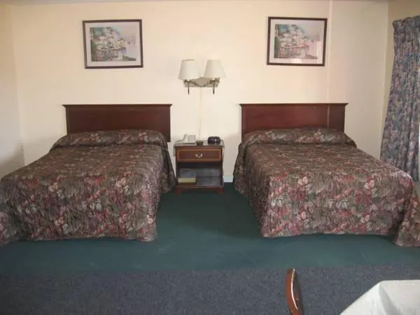 Deluxe Inn Jasper - Image 1